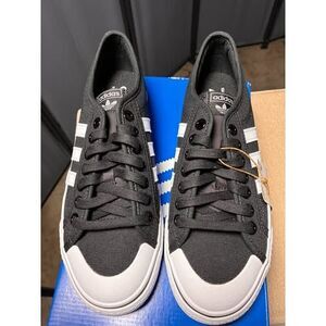 Adidas Nizza. CQ2332 Black/White NIB Size 7.5 Men's- UNISEX